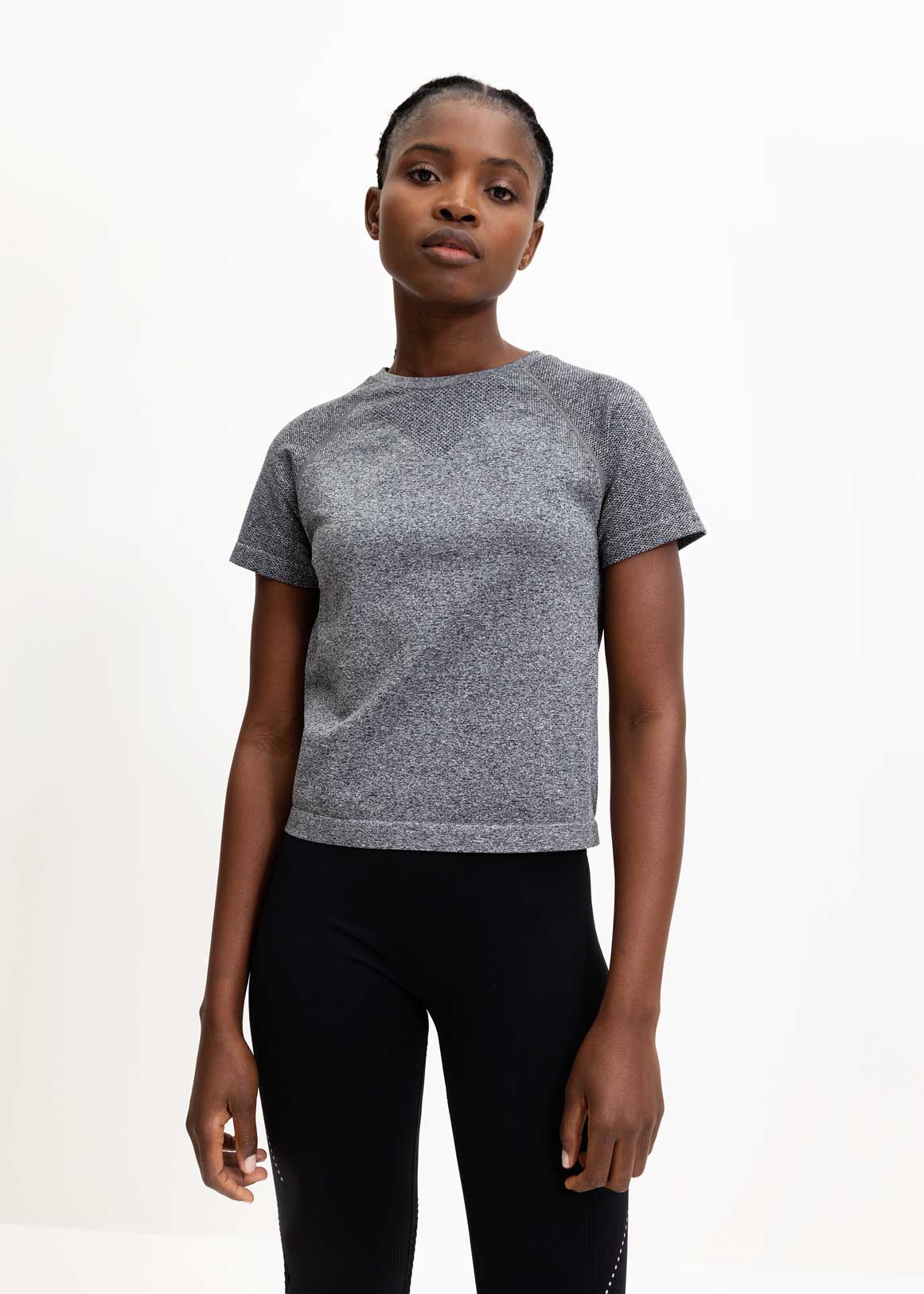 S22 SEAMLESS TEE - Woolworths Mauritius Online